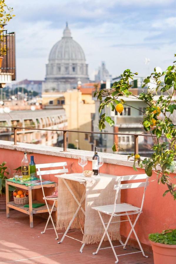 Postcard From St Peter'S Dome Appartement Buitenkant foto